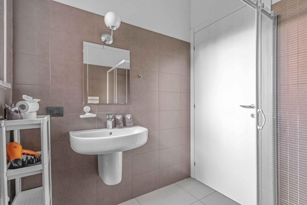 Cos54 - Exclusive Apartment With Garden In Milan Exterior photo